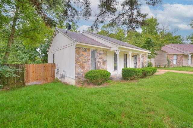 4378 Sherrycrest Cv - Photo 2 of 18