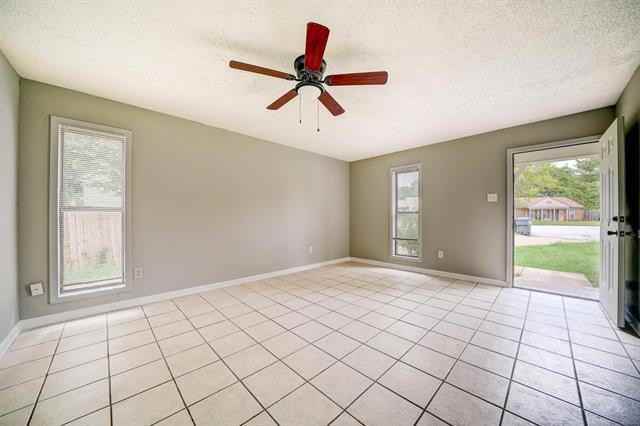 4378 Sherrycrest Cv - Photo 4 of 18