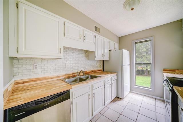 4378 Sherrycrest Cv - Photo 7 of 18