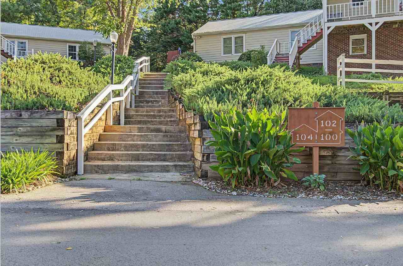 102 Drummond Pl - Photo 3 of 20
