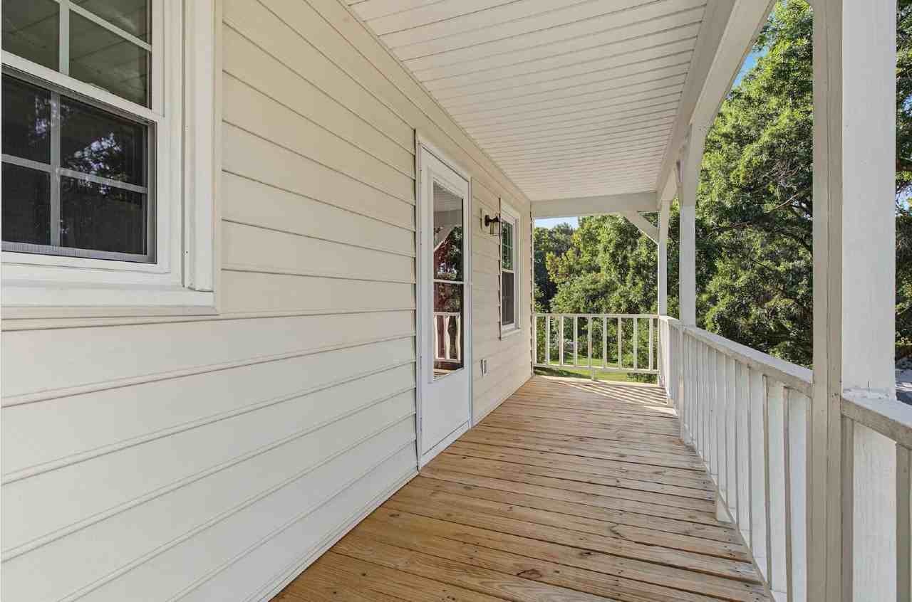 102 Drummond Pl - Photo 4 of 20