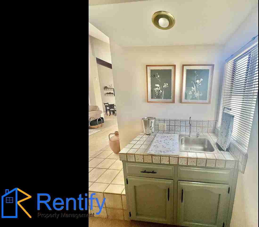 2600 Barrington St #25 - Photo 6 of 28