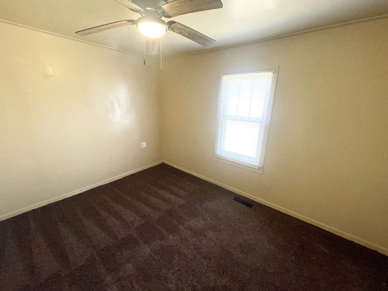 806 S Norfolk St - Photo 3 of 7