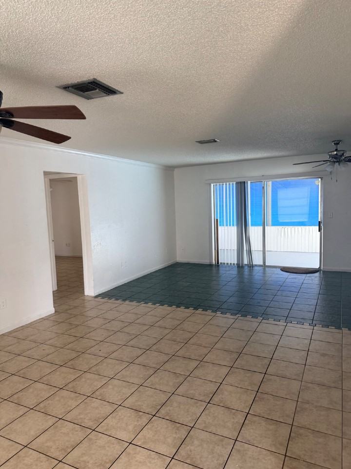 3322 Lambert Ave - Photo 3 of 9
