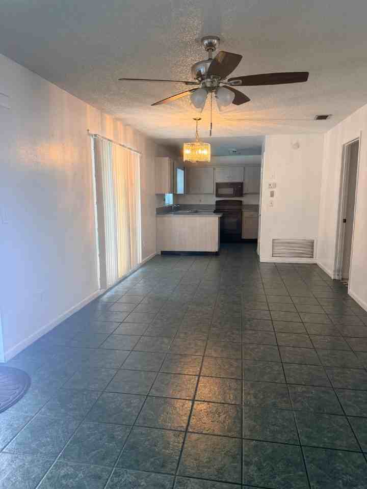 3322 Lambert Ave - Photo 4 of 9