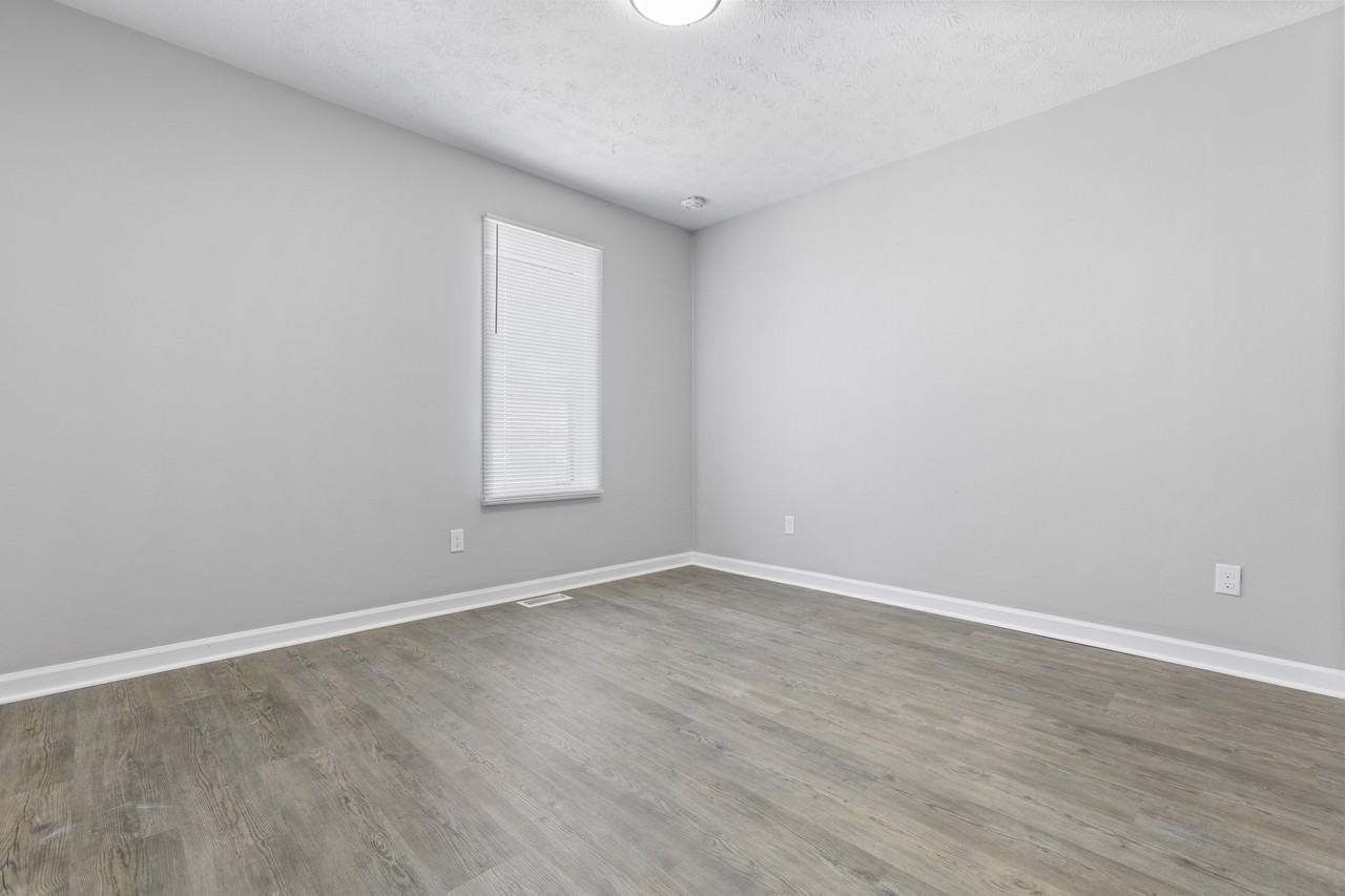 1649 Foxhaven Dr #11 - Photo 5 of 23