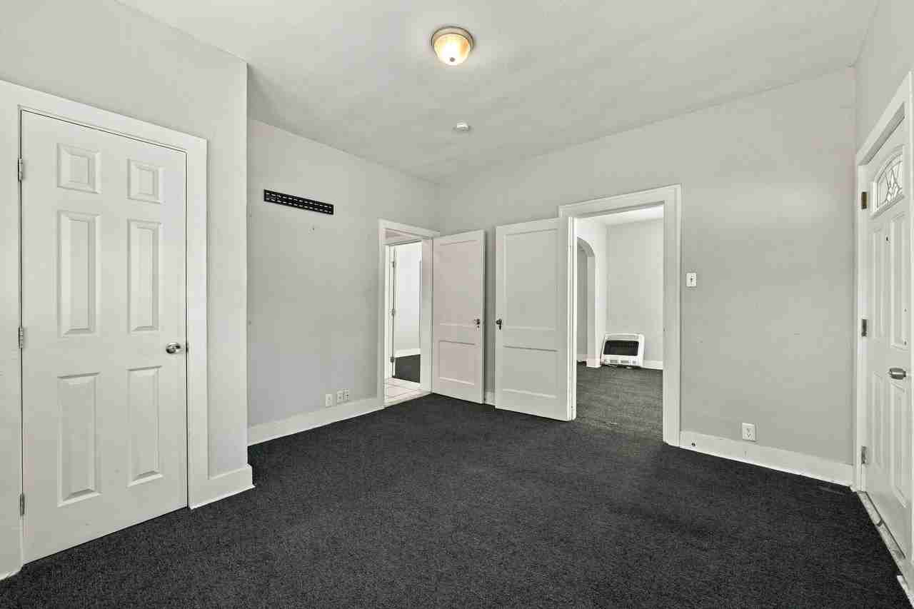 1114 Gibbs - Photo 5 of 28