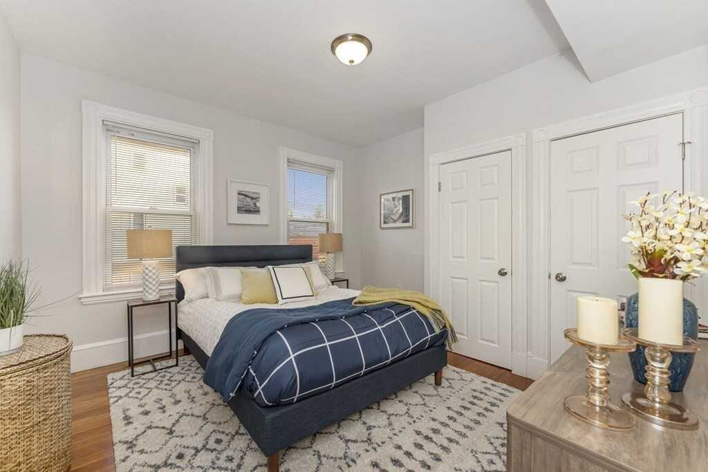 172 Boylston St #3 - Photo 5 of 17