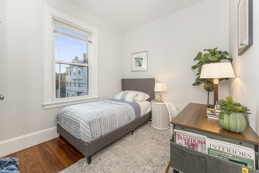 172 Boylston St #3 - Photo 6 of 17