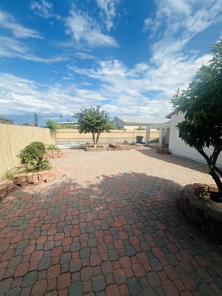 4056 Caseman Ave - Photo 2 of 22