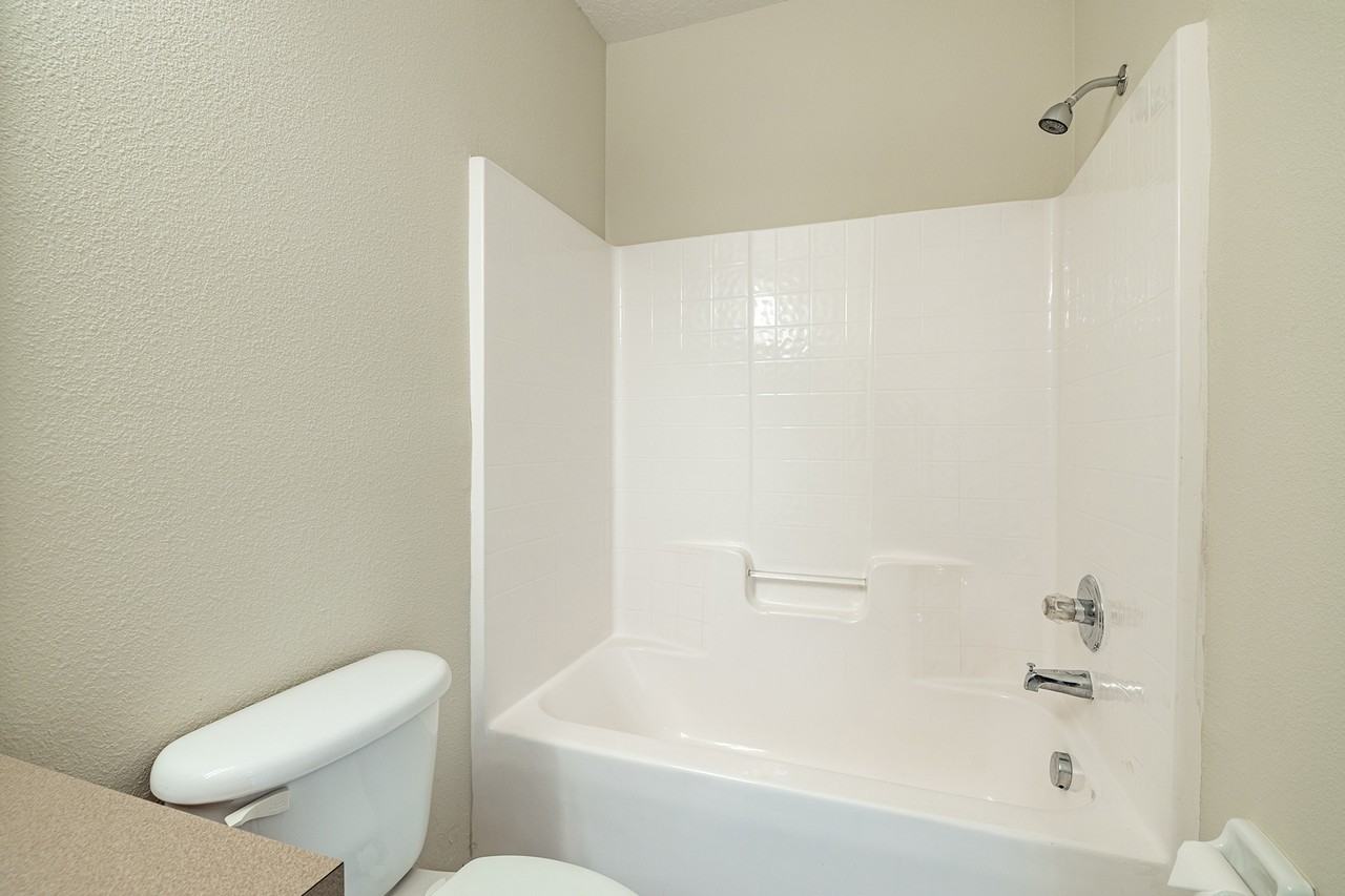 9506 Amberdale Ct #202 - Photo 2 of 33