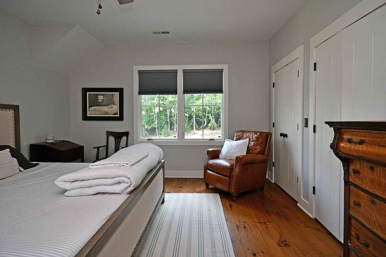 101 N Henderson Rd - Photo 5 of 32