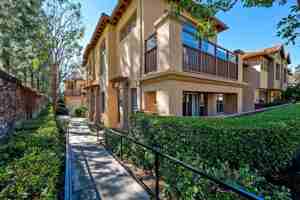 featured image of 2726 Dunstan Dr #1