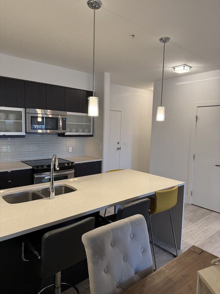 10030 83 Ave Nw - Photo 5 of 19