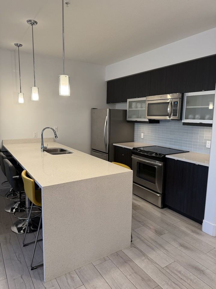 10030 83 Ave Nw - Photo 6 of 19