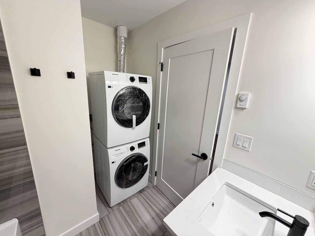 236 31 Ave Ne - Photo 6 of 10