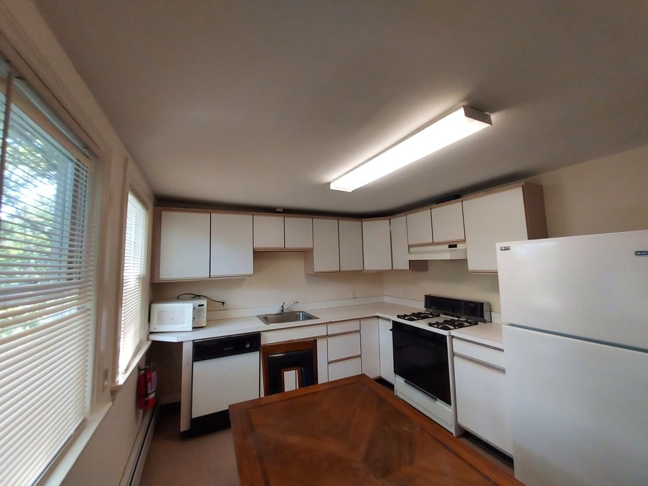 125 Highland Pl #4 - Photo 3 of 8
