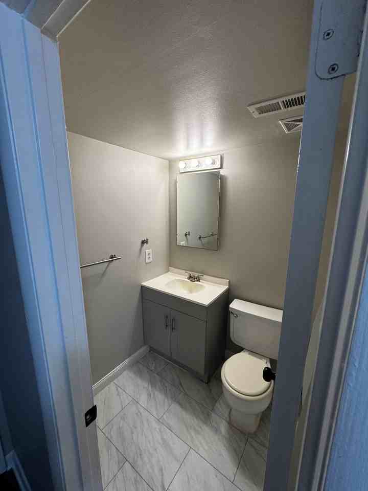 251 Rast St Apt H1 #1 - Photo 4 of 10