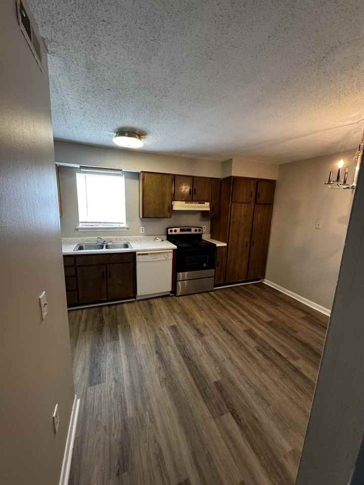 251 Rast St Apt H1 #1 - Photo 5 of 10