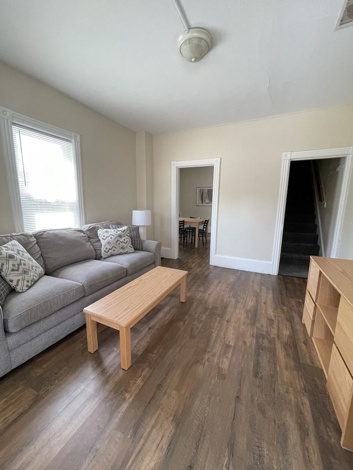 511 8th Ave #1 - Photo 3 of 13