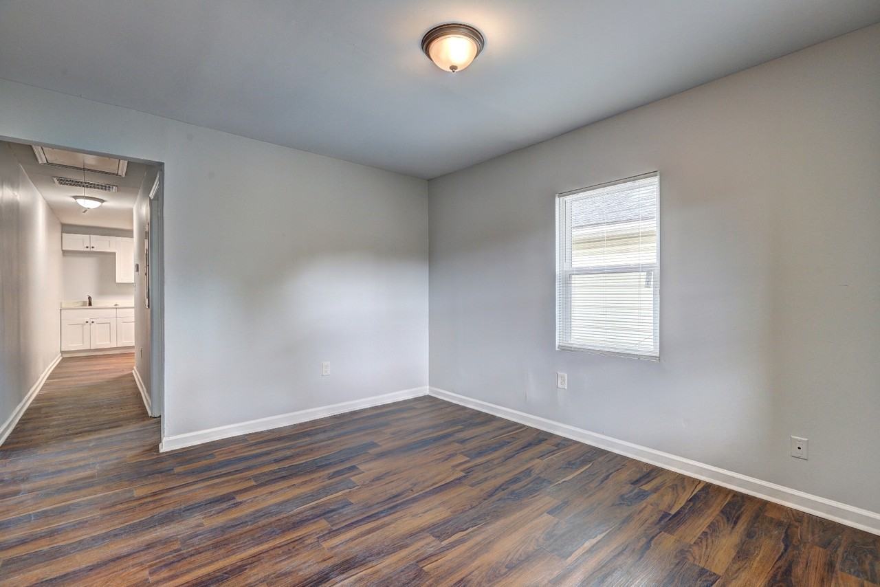 1187 Mcdaniel St Sw #B - Photo 2 of 13