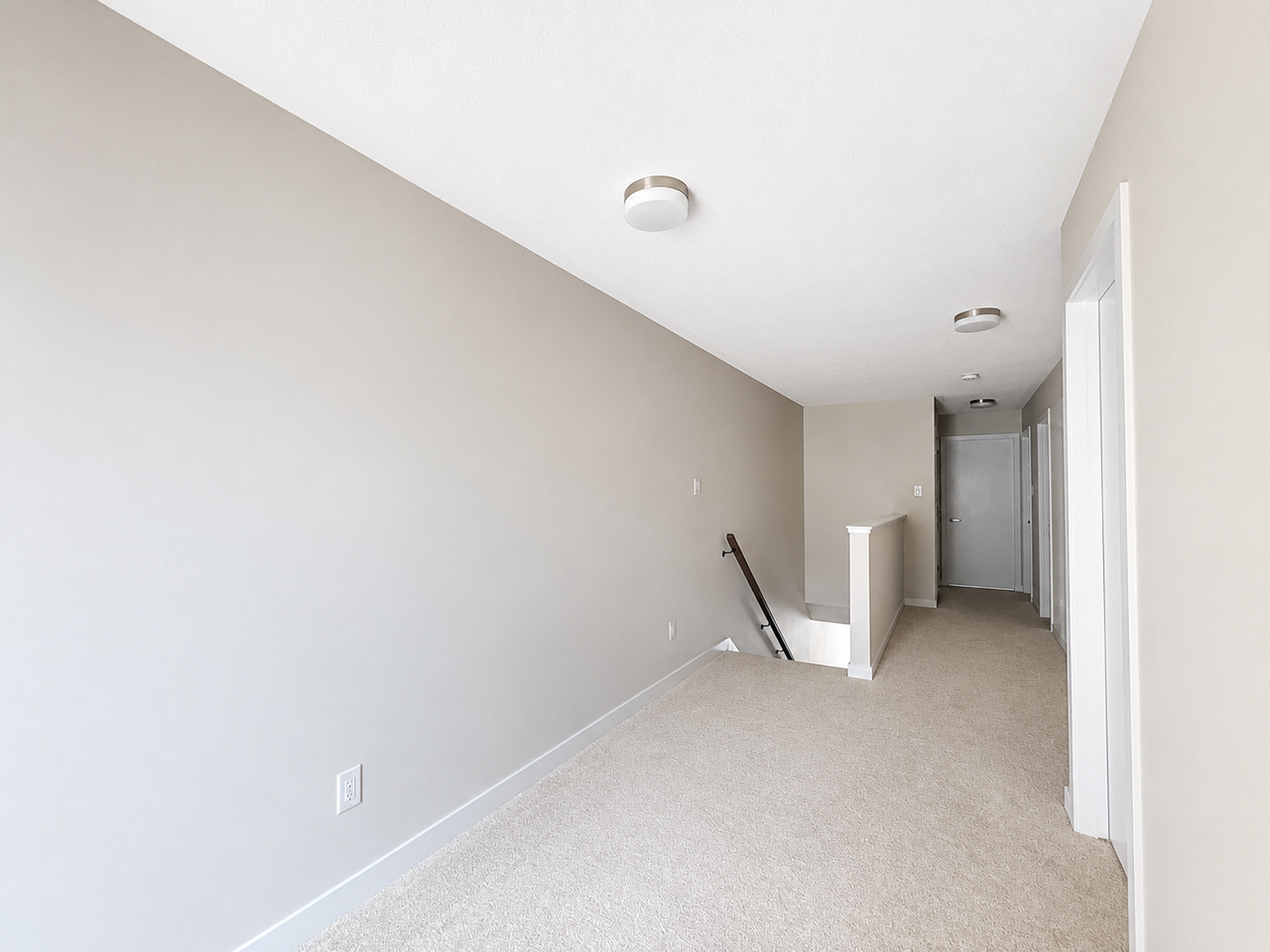 520 Oldenburg Ave #1 - Photo 3 of 24