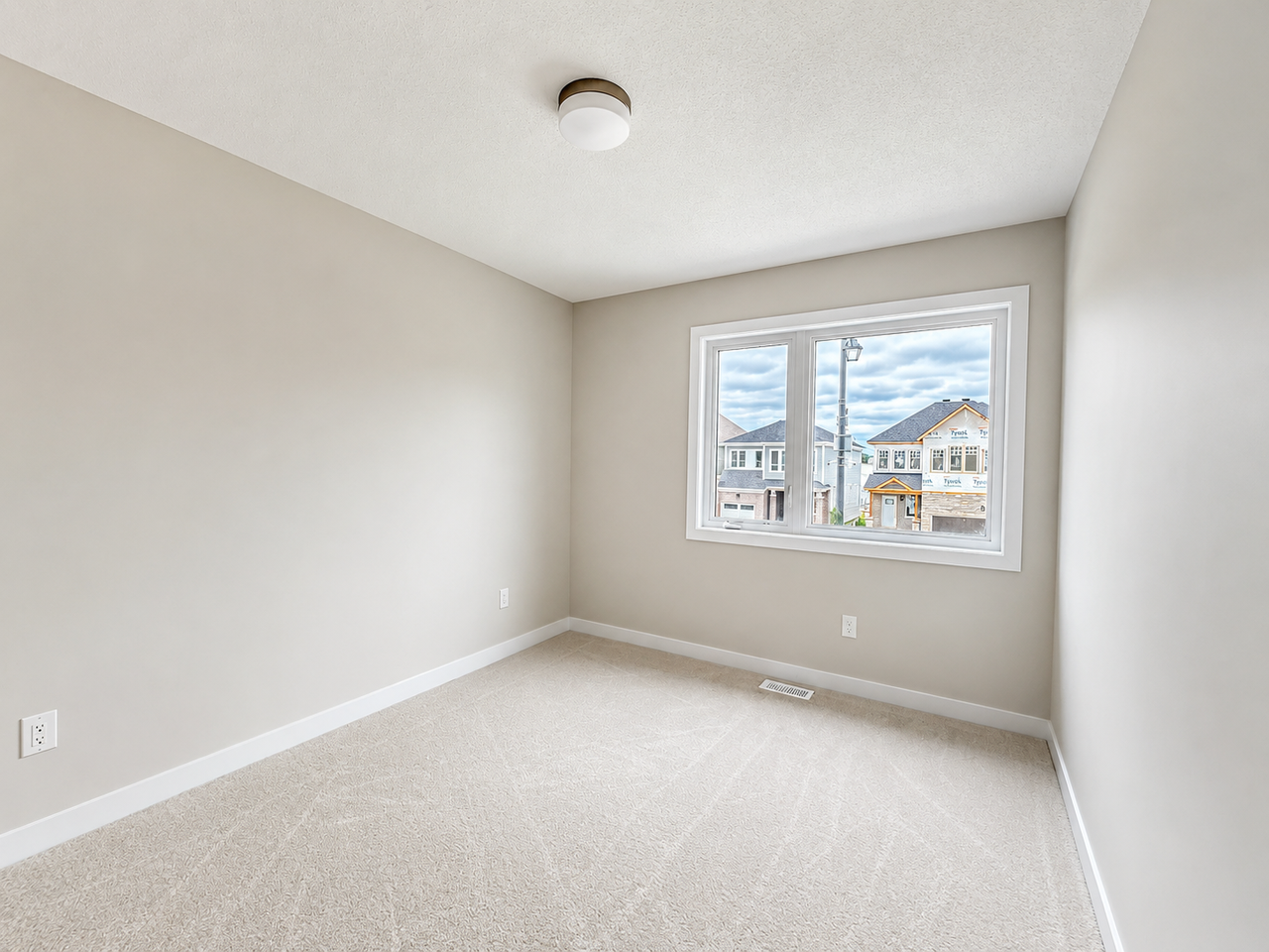 520 Oldenburg Ave #1 - Photo 4 of 24