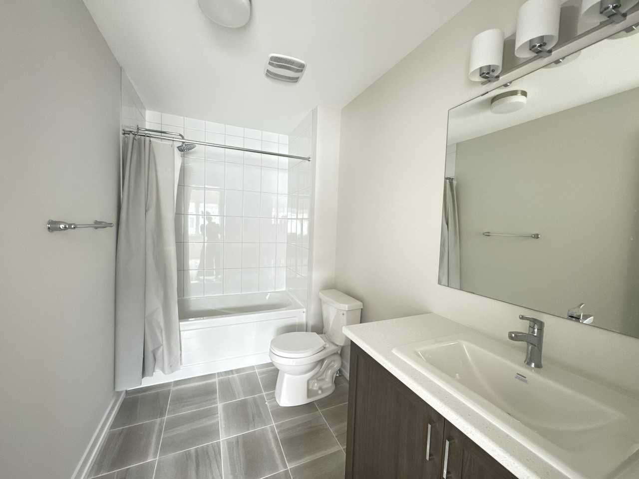 520 Oldenburg Ave #1 - Photo 6 of 24