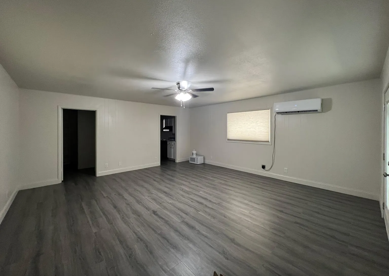 2101 Brunson Ave #B - Photo 3 of 7