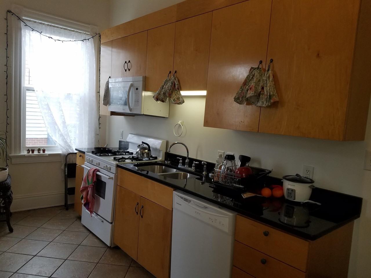 800 W Clay St - Photo 5 of 12
