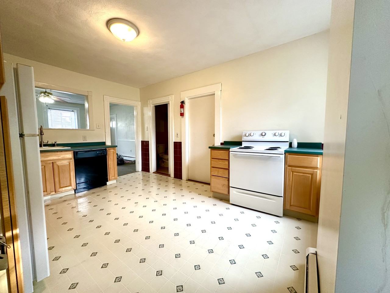160 Franklin St #NA - Photo 2 of 9