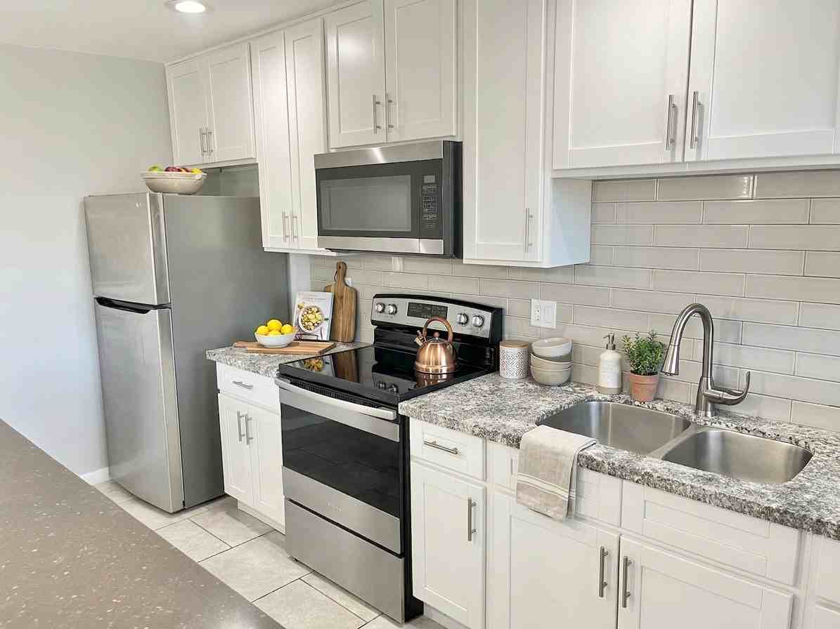 3208 N 37th St #8 - Photo 2 of 50
