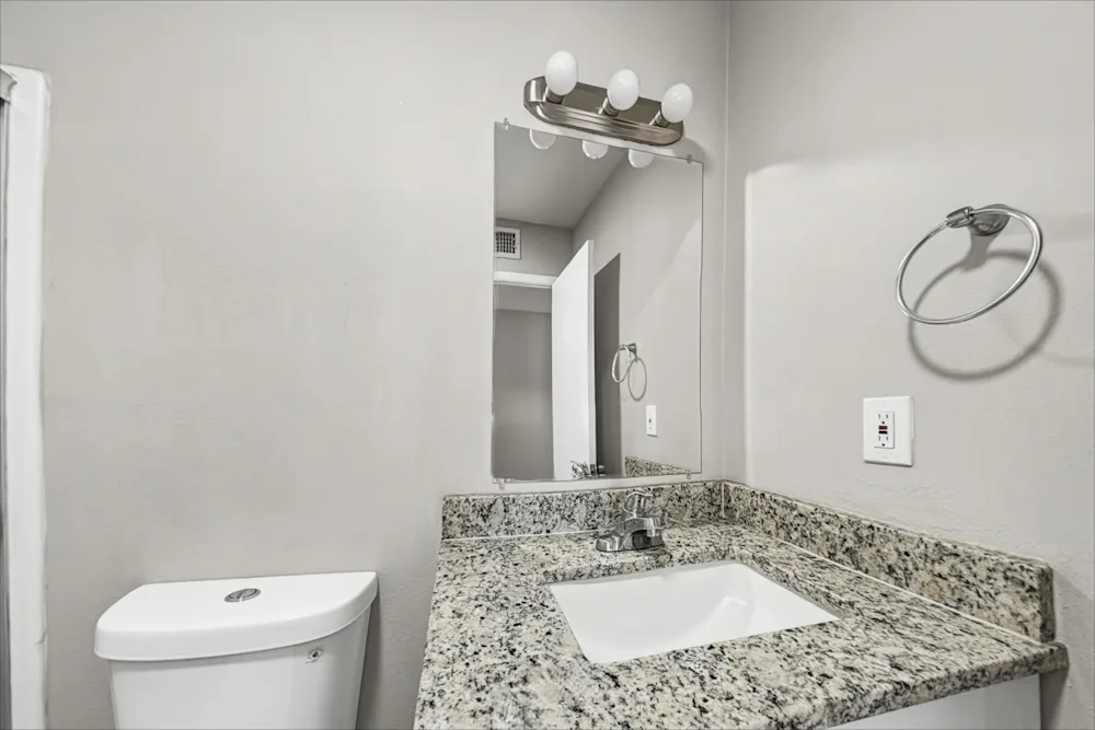 615 E Carmen St #NA - Photo 6 of 8