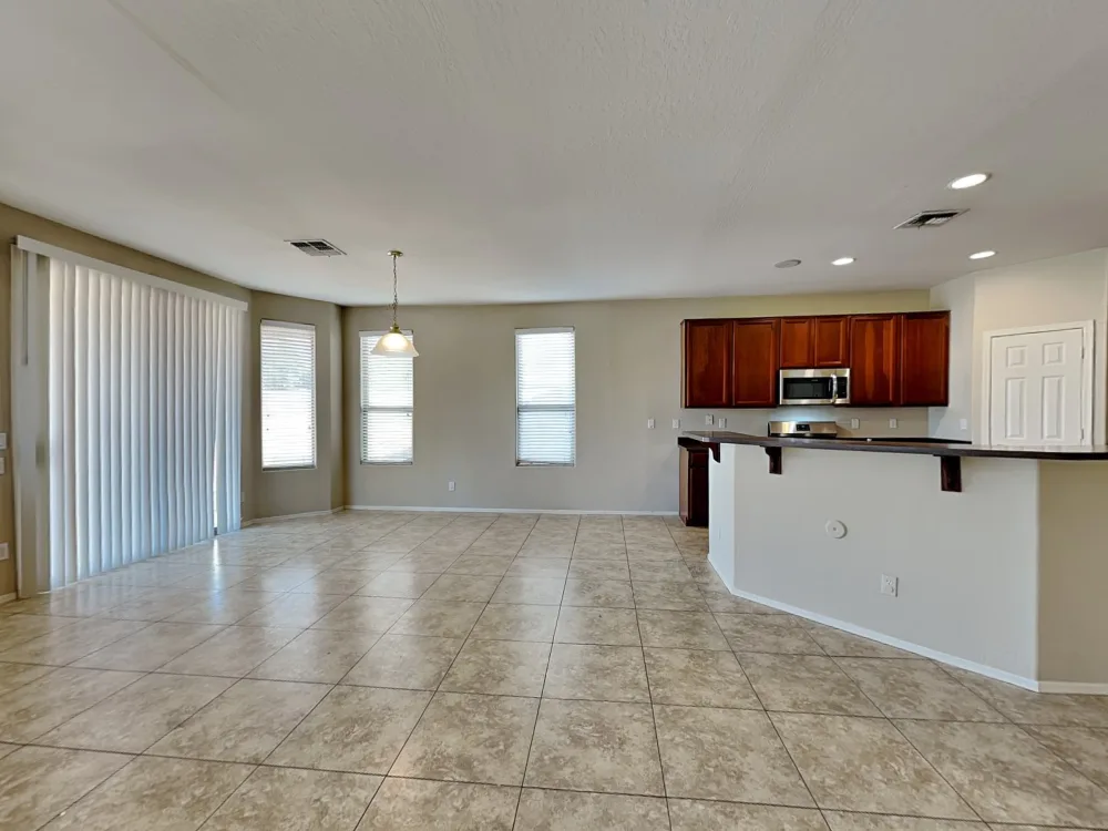 2615 W Apollo Rd #NA - Photo 4 of 6
