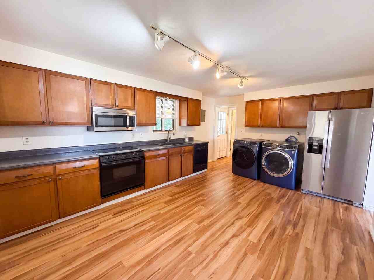 1562 Myrtle St #NA - Photo 2 of 12