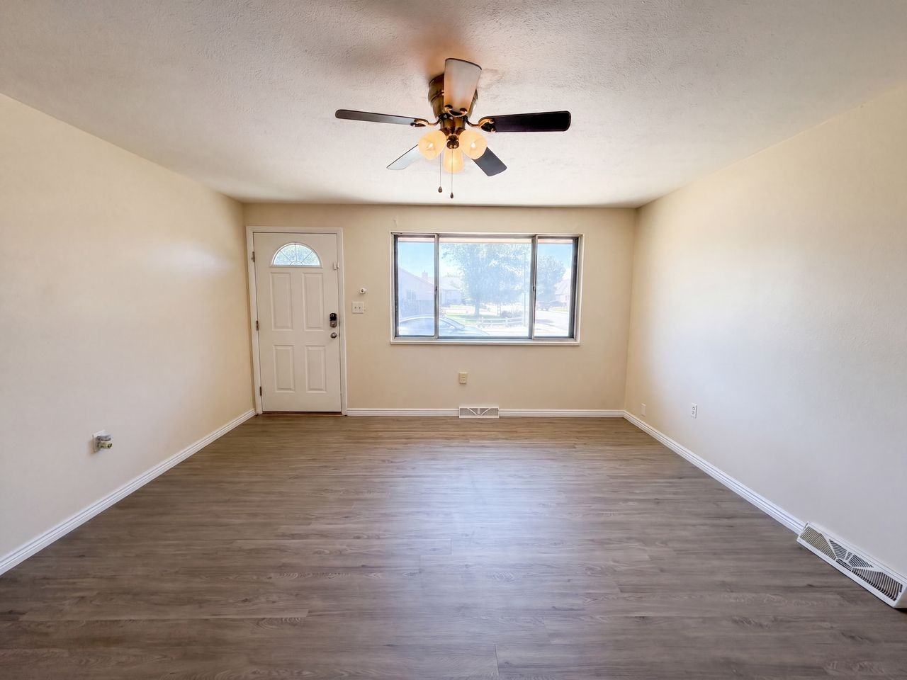 1562 Myrtle St #NA - Photo 5 of 12