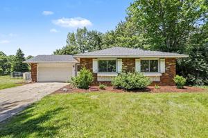 featured image of 725 Chippewa Trl #NA