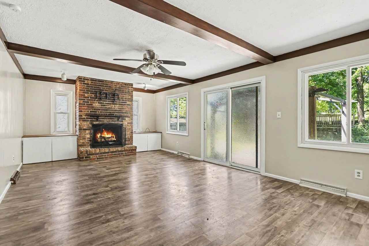 725 Chippewa Trl #NA - Photo 2 of 10