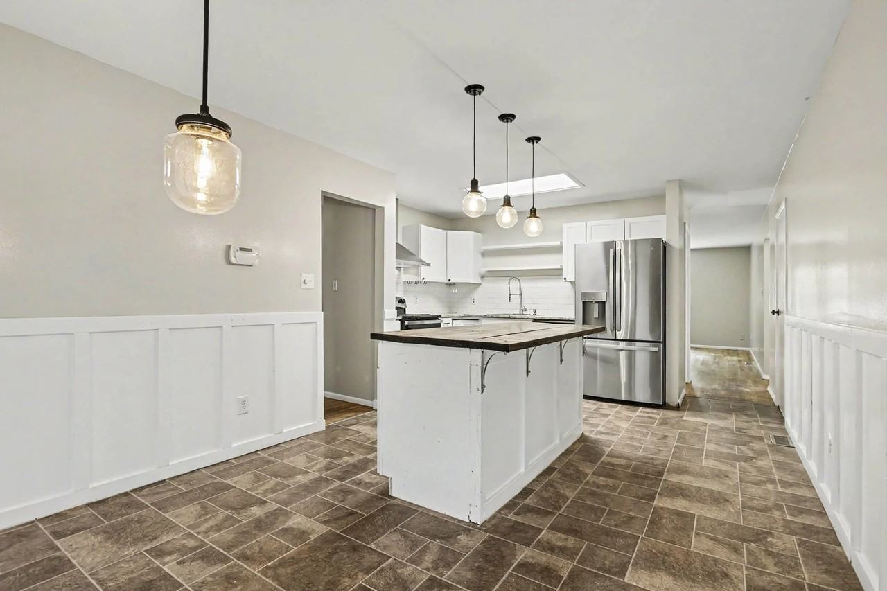 725 Chippewa Trl #NA - Photo 3 of 10