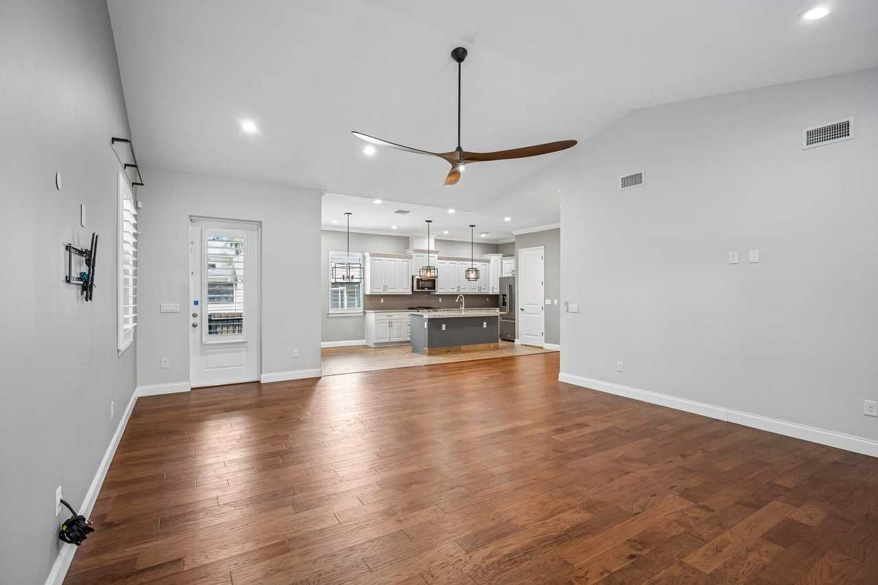 3207 W Price Ave #NA - Photo 5 of 17