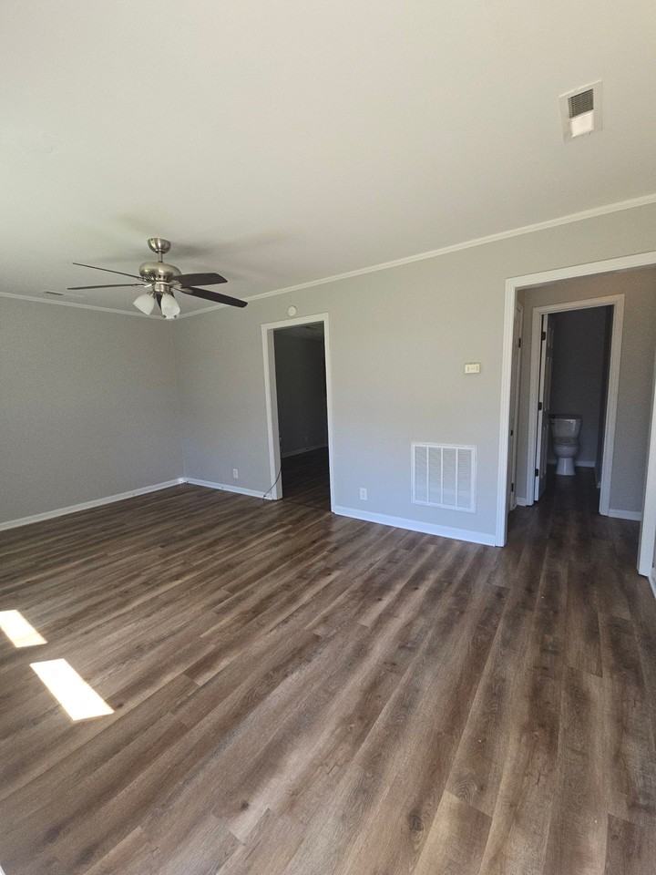 920 Nmonroe #4 - Photo 2 of 9