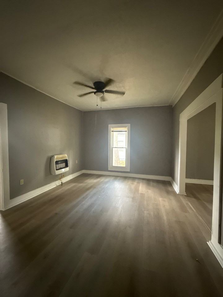 134 Tuxedo Dr - Photo 3 of 9