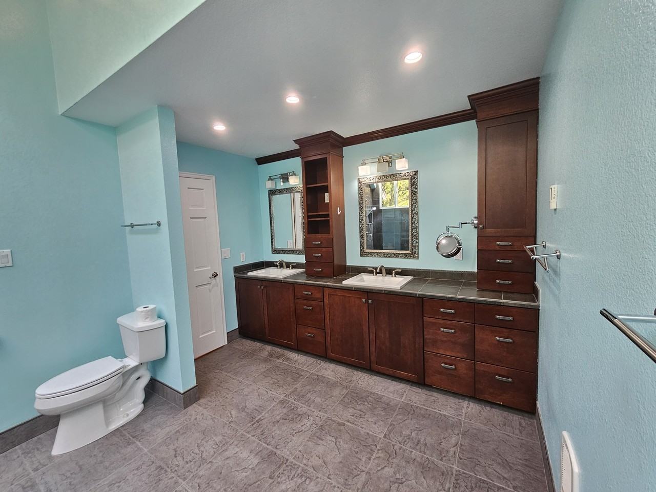 2843 220th Pl Ne - Photo 2 of 43