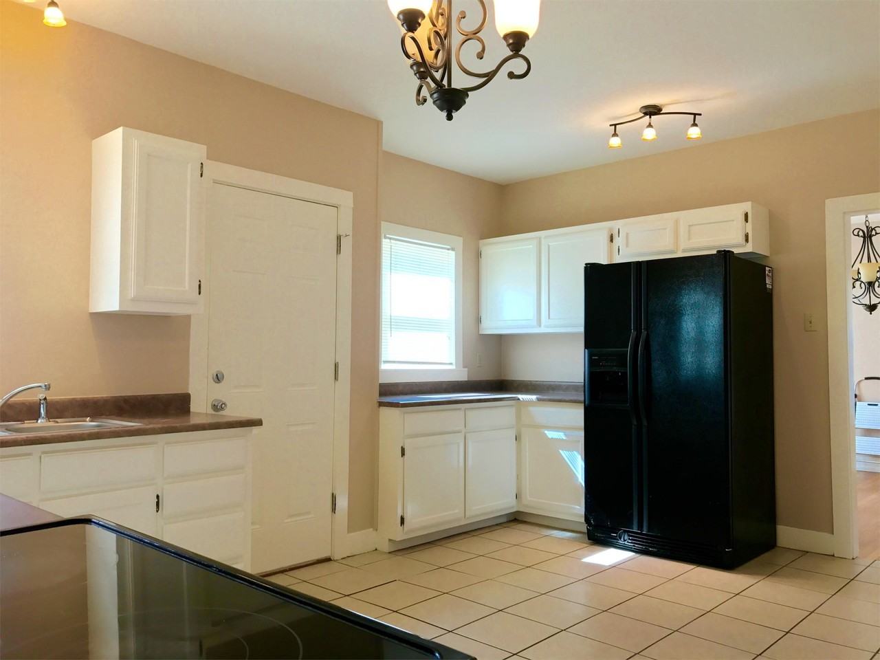 1206 S Abe St #1 - Photo 3 of 17