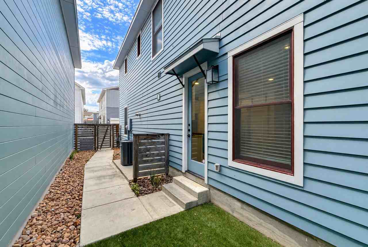 311 E Evergreen St #18 - Photo 4 of 38