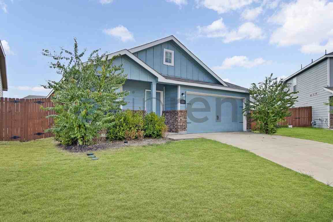 3942 Surrey Drive - Photo 2 of 36