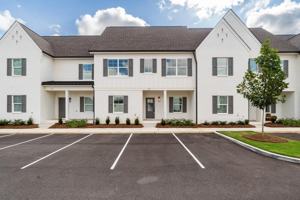 featured image of 636 Cottage Grove Cir #1