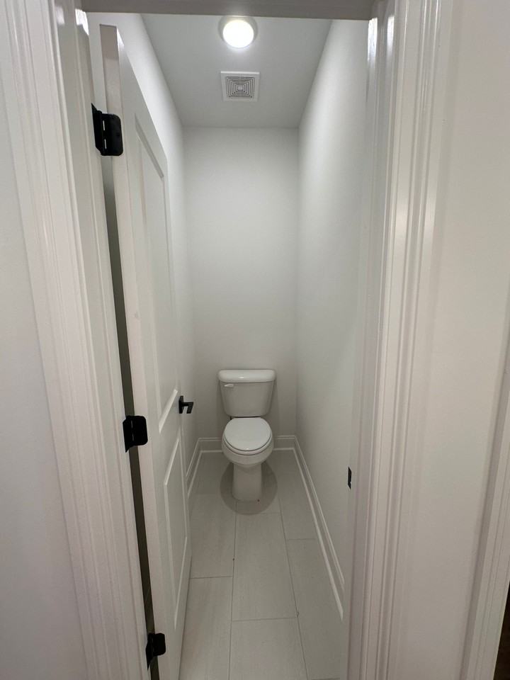 636 Cottage Grove Cir #1 - Photo 4 of 19