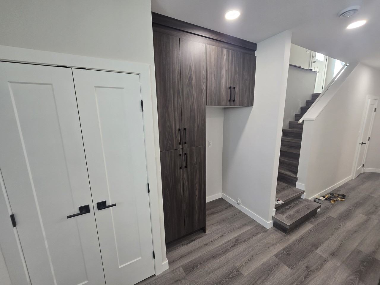 468 Ferry Rd #A - Photo 2 of 5