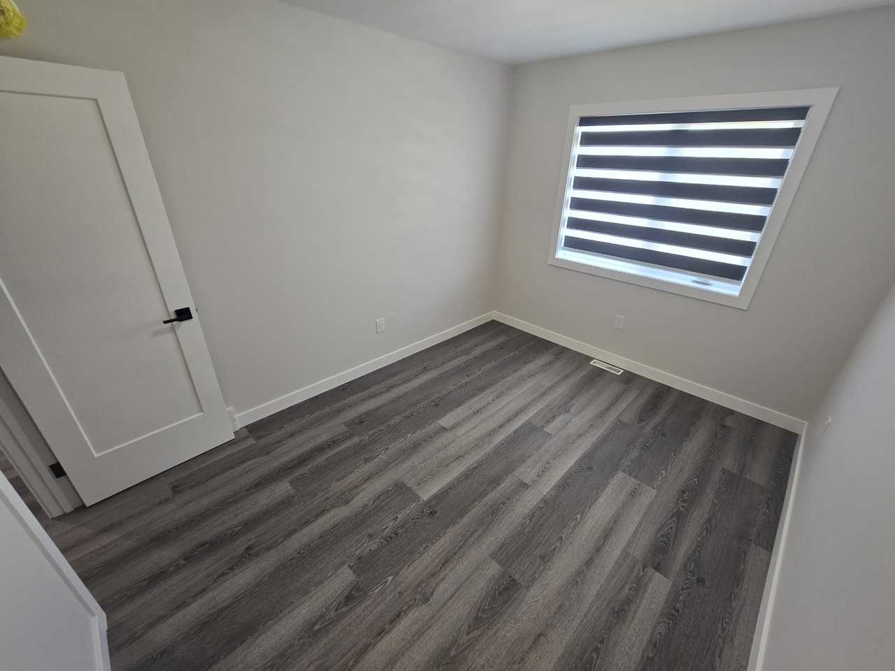 466 Ferry Rd #MAIN - Photo 5 of 6
